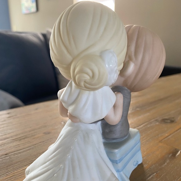 Precious Moments, To Have & To Hold Forevermore - Picture 3 of 12